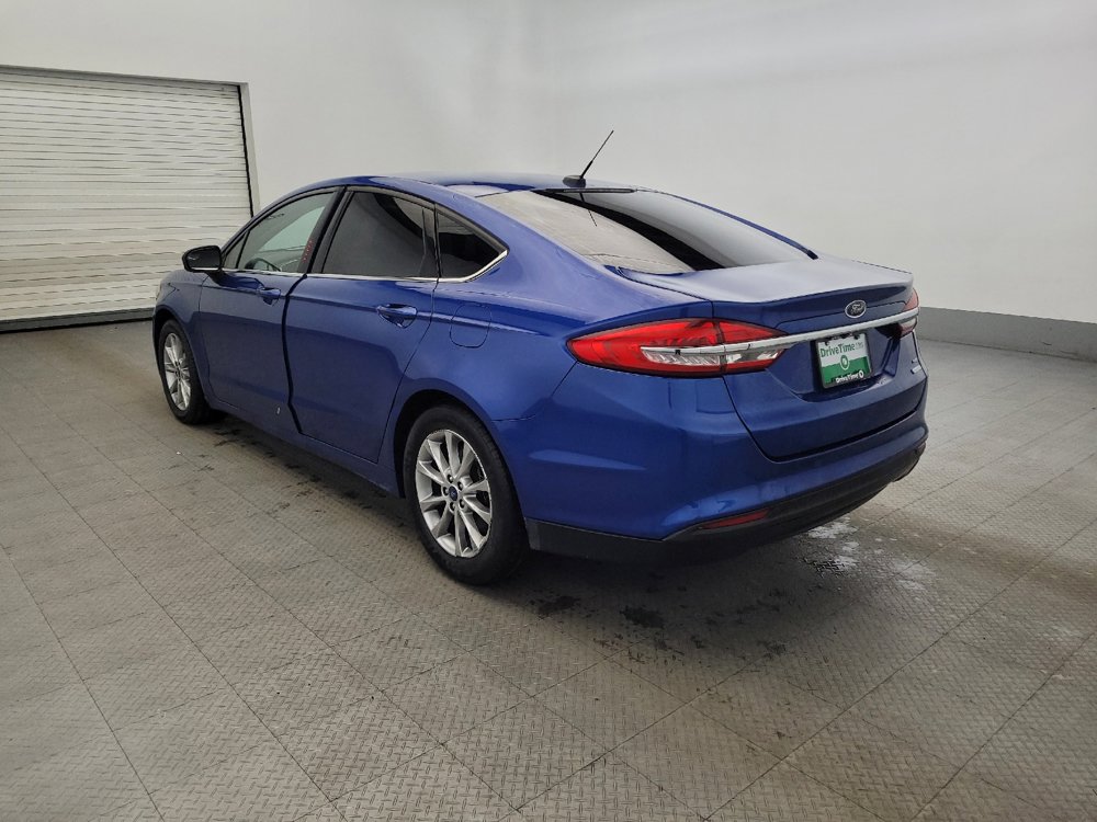 Used 2017 Ford Fusion SE w/ Fusion SE Technology Package FWD image 5