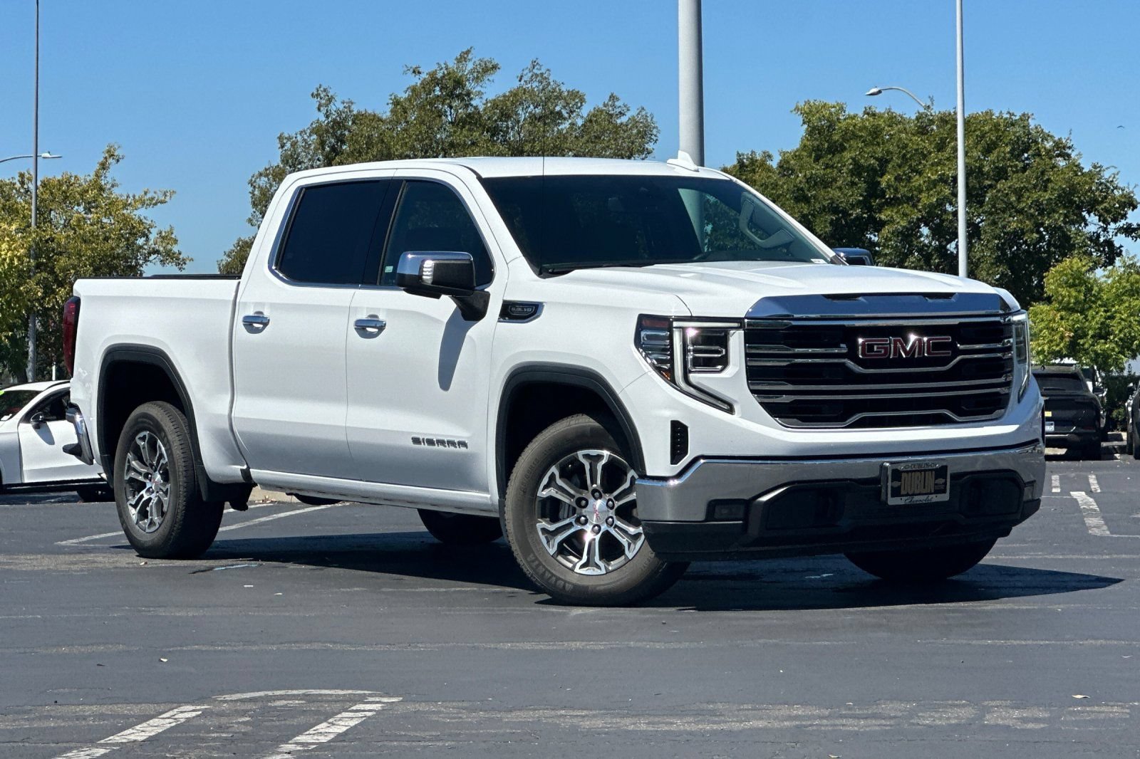 Used 2025 GMC Sierra 1500 SLT RWD image 2