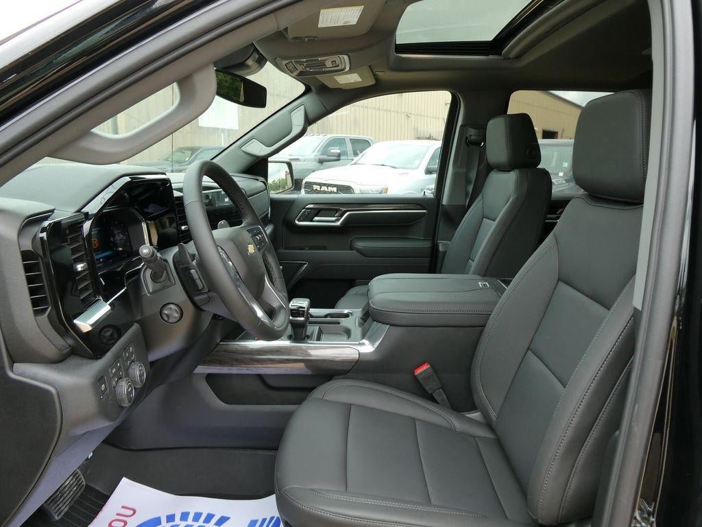 New 2026 Chevrolet Silverado 1500 LTZ w/ LTZ Premium Package AWD/4WD image 20