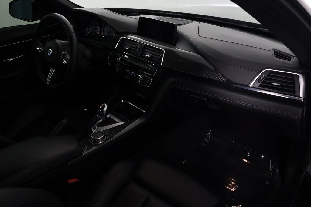 Used 2016 BMW M4 Convertible RWD image 9