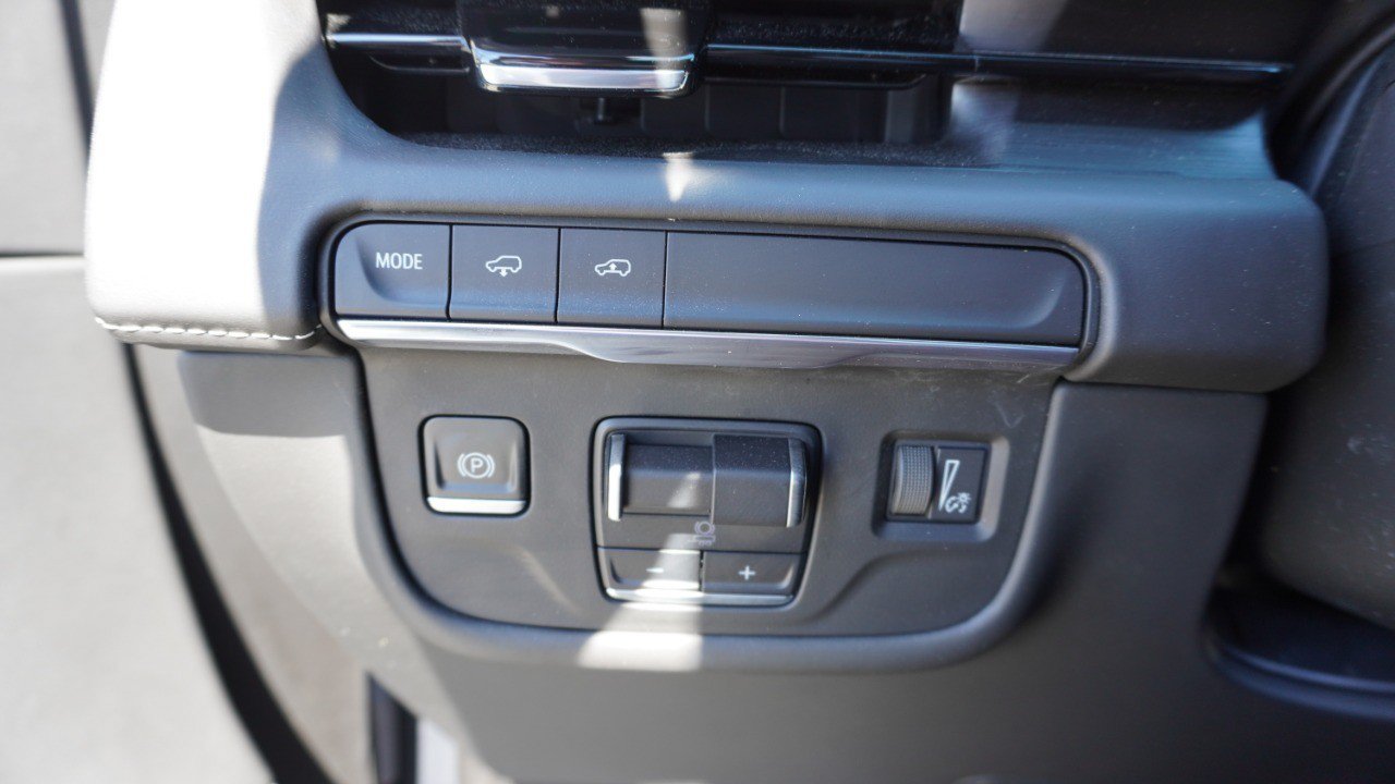 Used 2022 Cadillac Escalade Sport Platinum w/ LPO, ONYX Package RWD image 18