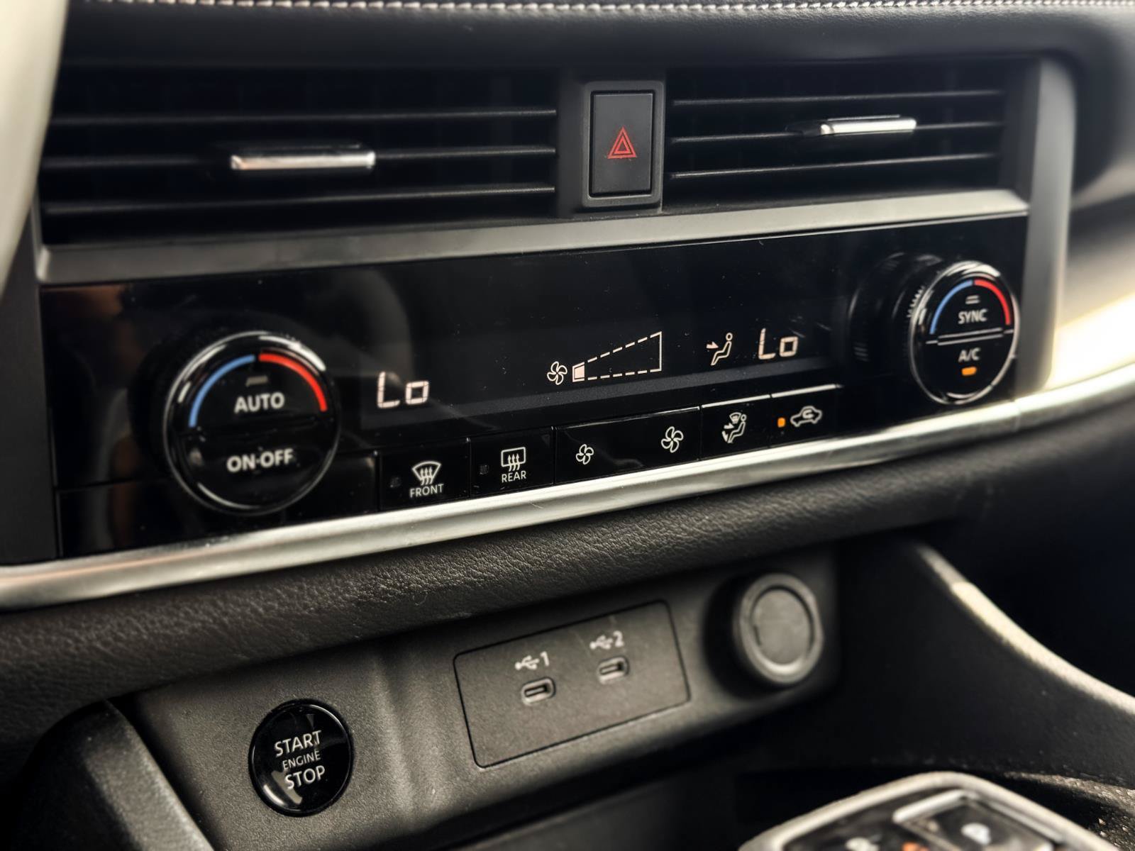 Used 2025 Nissan Rogue SV FWD image 19