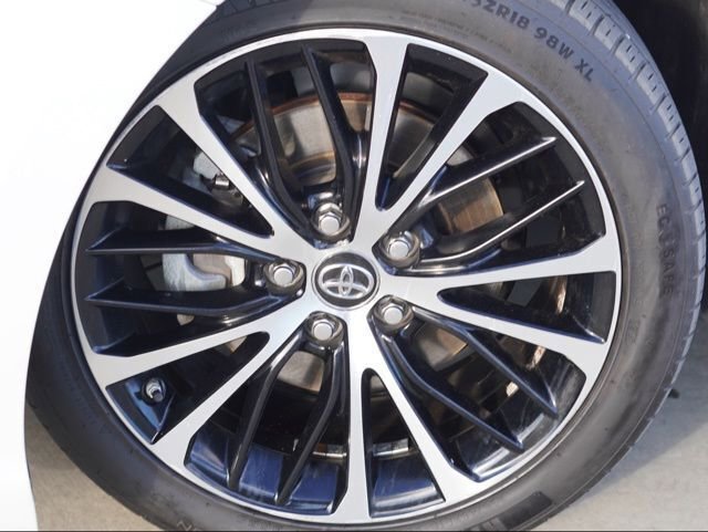 Used 2021 Toyota Camry XSE w/ Navigation Upgrade Package image 13