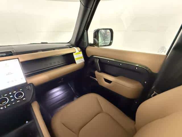 New 2026 Land Rover Defender 110 X-Dynamic SE AWD/4WD image 18