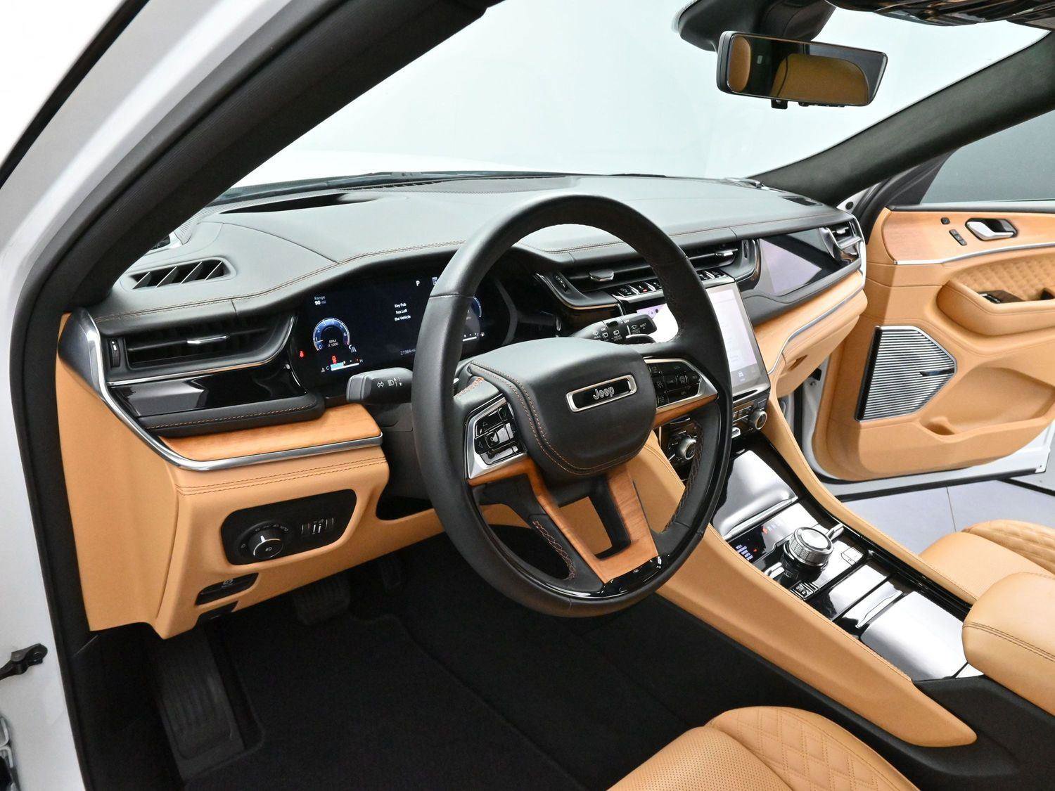 Used 2023 Jeep Grand Cherokee L Summit image 13