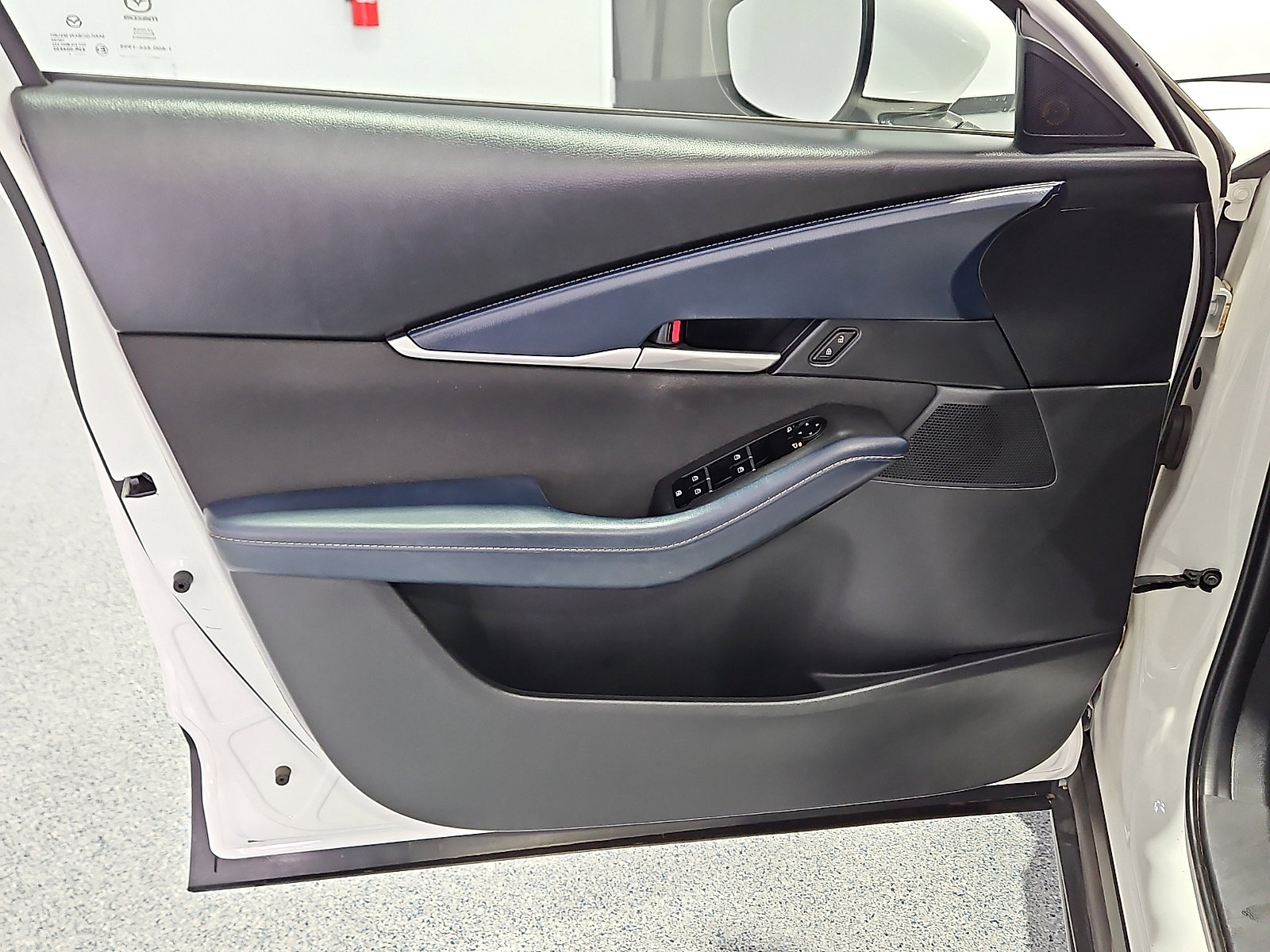 Used 2021 MAZDA CX-30 FWD 2.5 S image 11