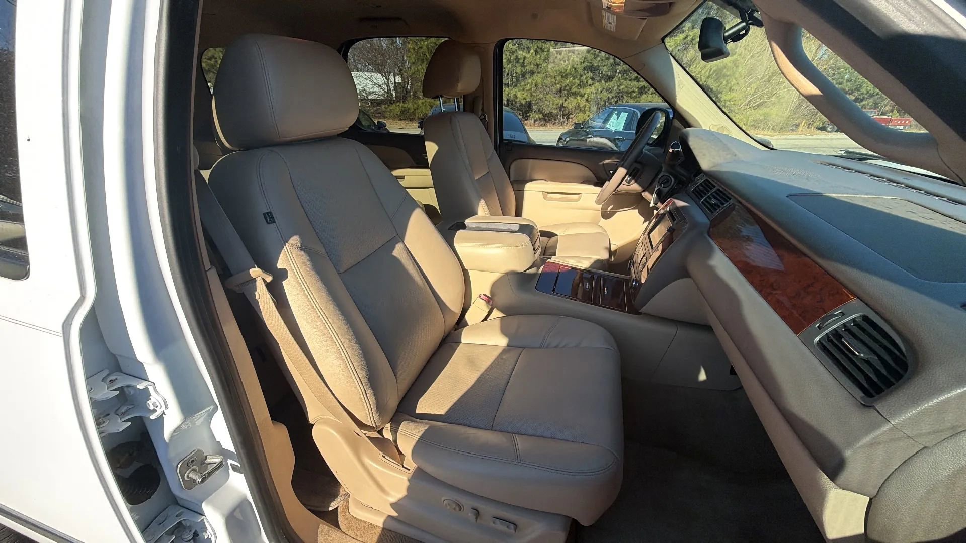 Used 2012 Chevrolet Tahoe LTZ image 17