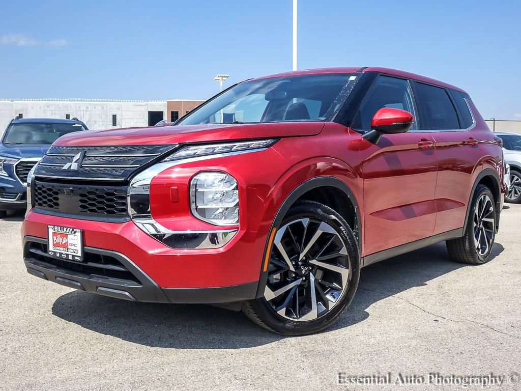 Used 2022 Mitsubishi Outlander ES AWD/4WD image 2