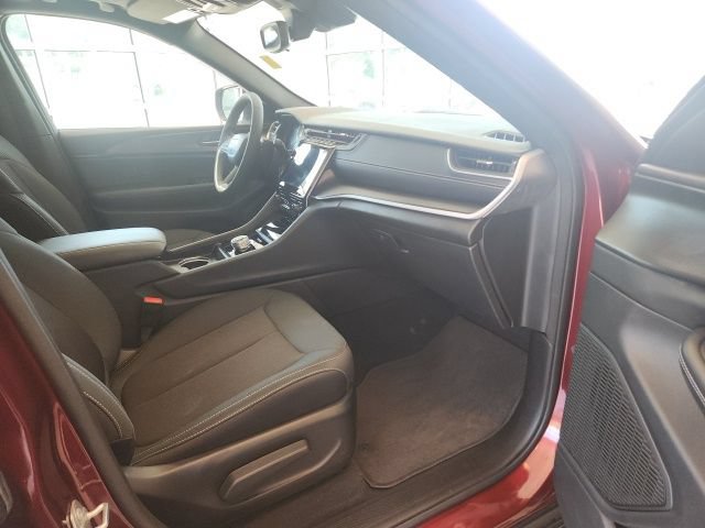 Certified 2024 Jeep Grand Cherokee Laredo X RWD image 20