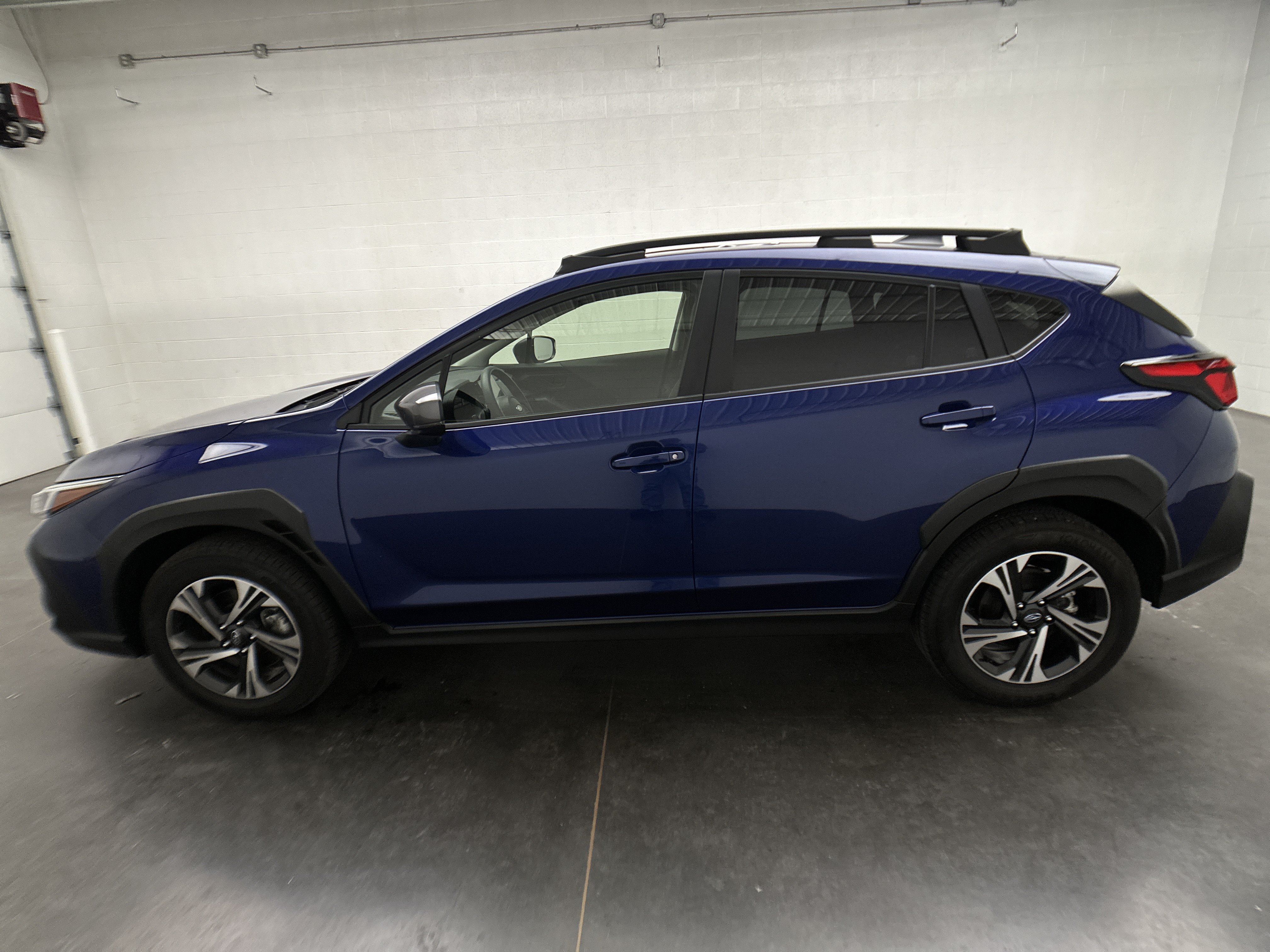 Used 2025 Subaru Crosstrek 2.5i Premium AWD/4WD image 5
