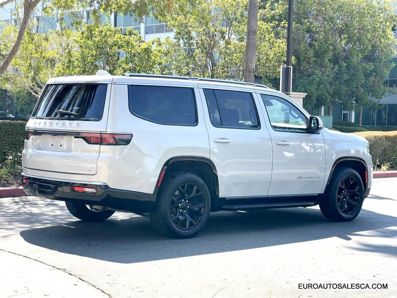 Used 2022 Jeep Wagoneer Series II image 7