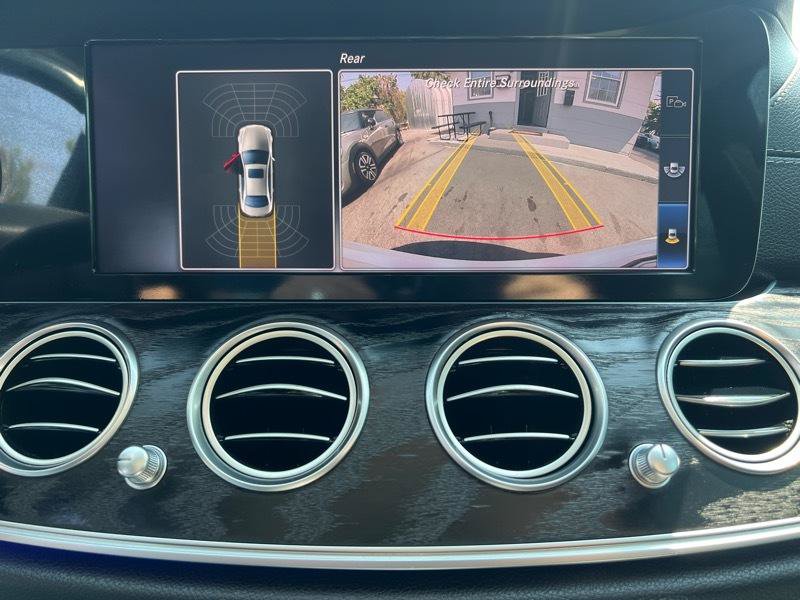 Used 2018 Mercedes-Benz E 300 4MATIC w/ Premium 2 Package (Q02) image 16