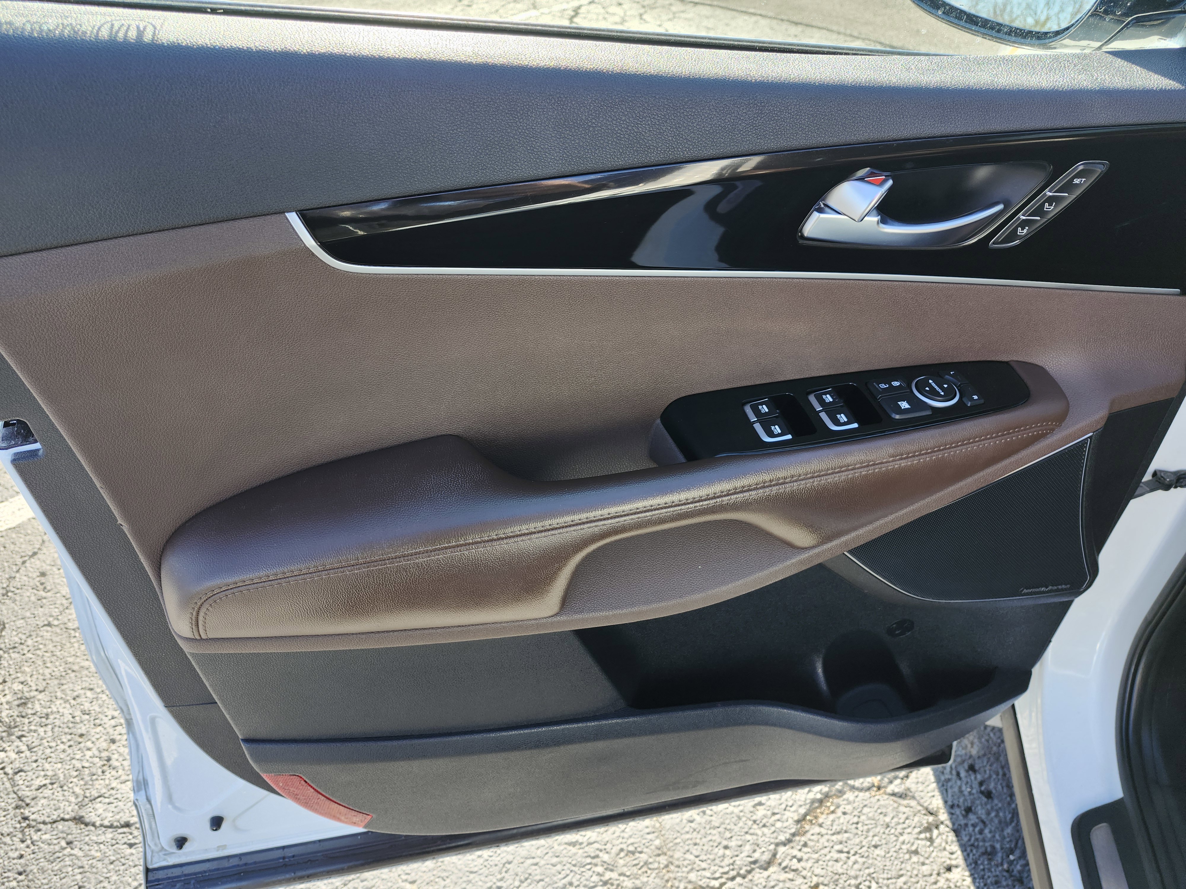 Used 2019 Kia Sorento SX image 31