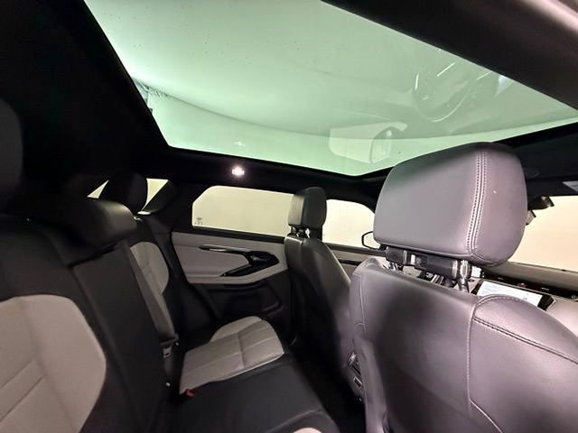Used 2022 Land Rover Range Rover Evoque R-Dynamic SE image 21