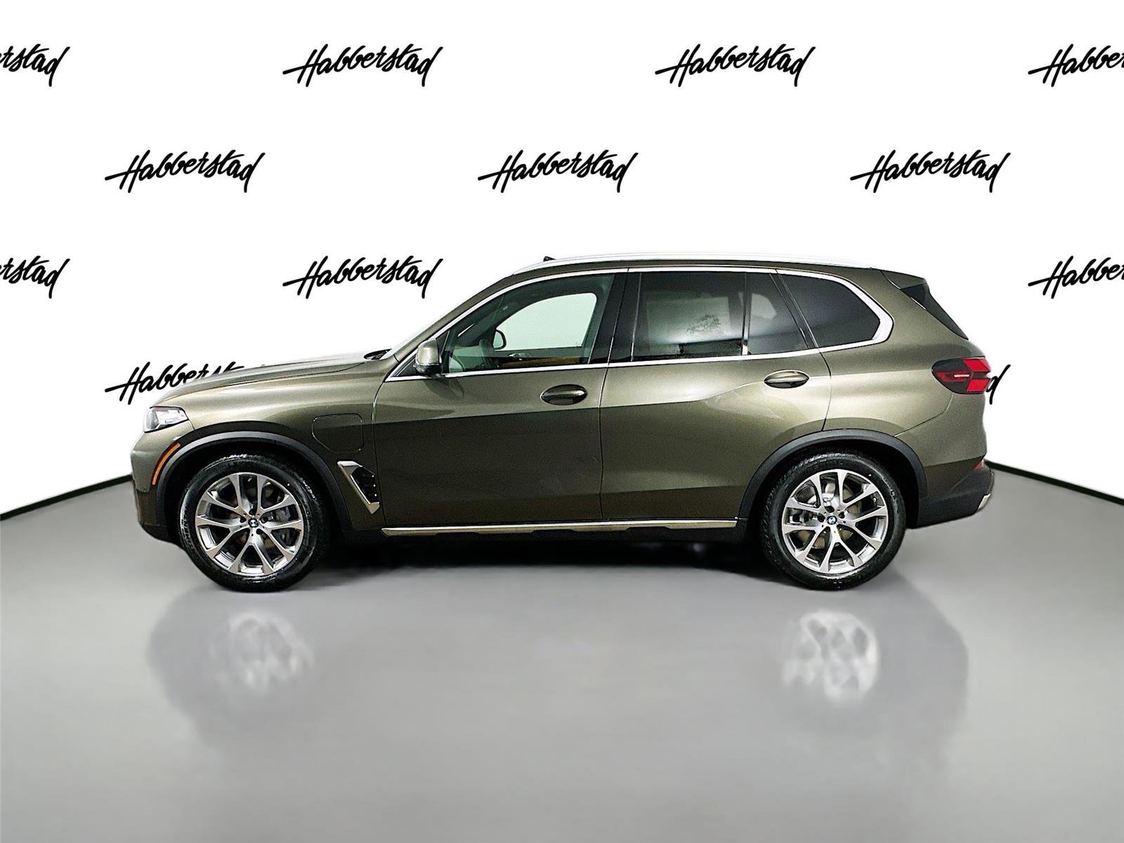 New 2026 BMW X5 xDrive50e w/ Climate Comfort Package image 8