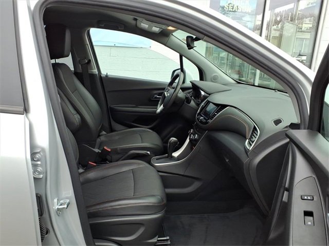 Used 2022 Chevrolet Trax LT w/ LT Convenience Package image 20