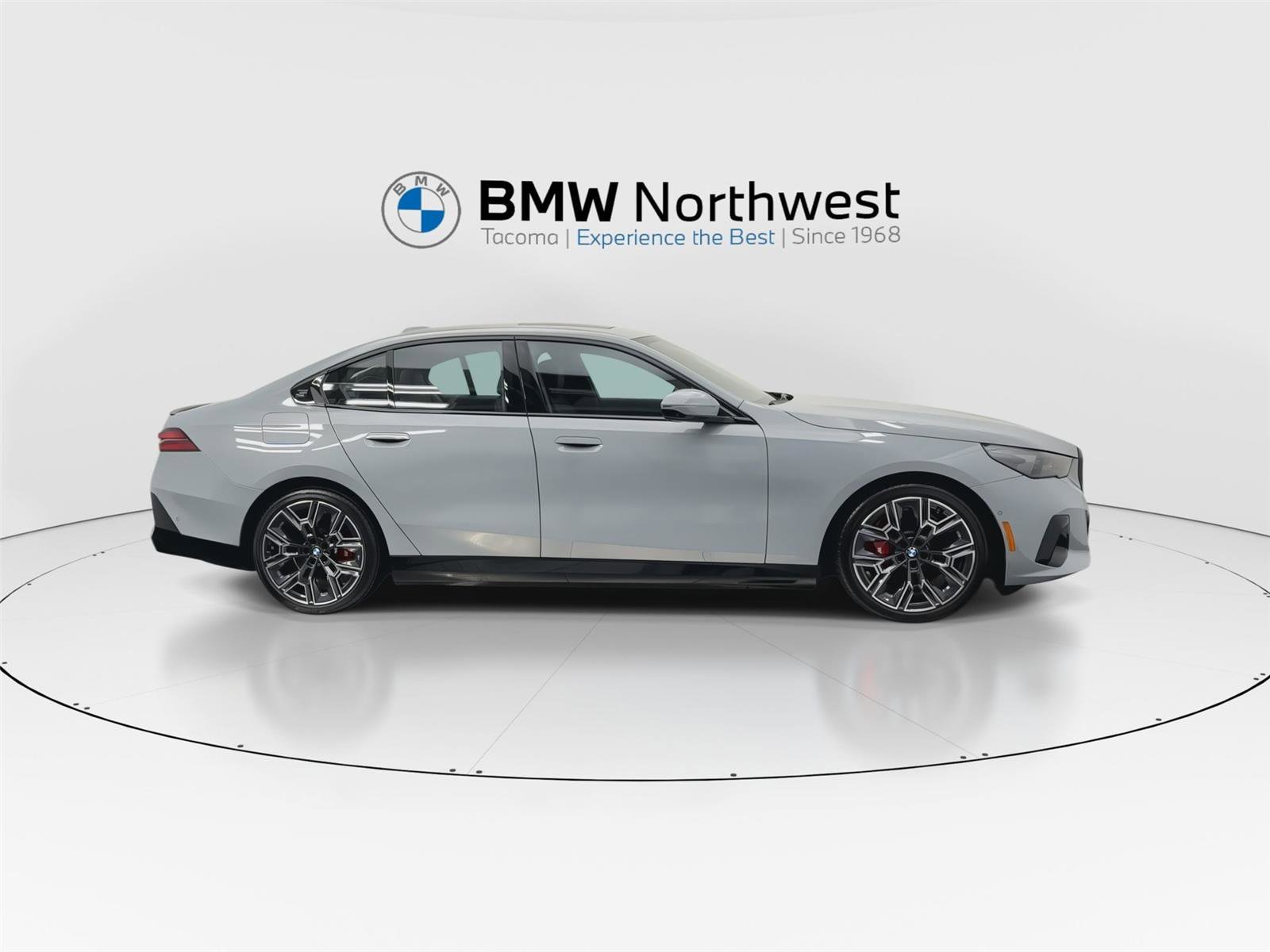 Used 2026 BMW i5 eDrive40 w/ M Sport Package RWD image 5