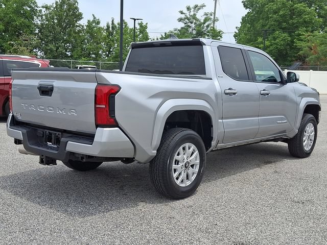 Used 2024 Toyota Tacoma SR5 AWD/4WD image 9