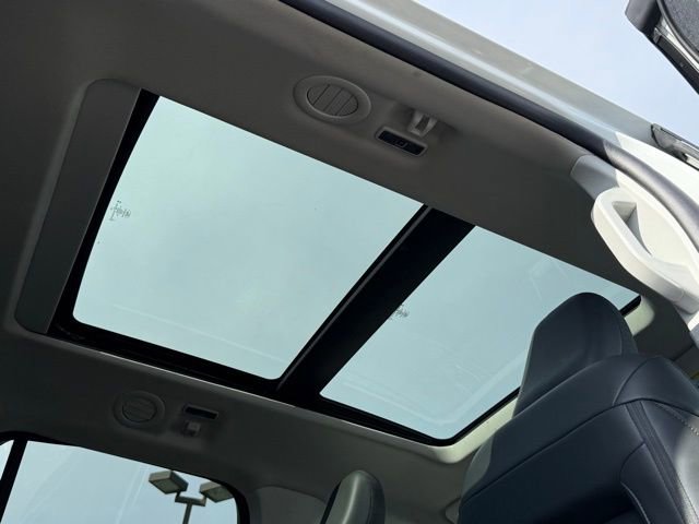 Used 2025 Ford Explorer Active w/ Active Comfort Package image 11