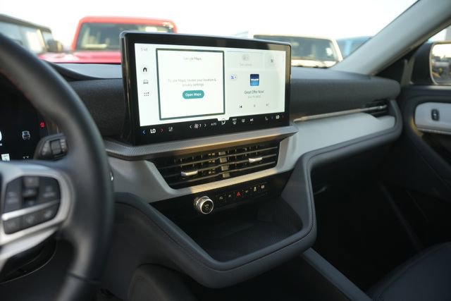 Used 2025 Ford Explorer Active w/ Active Comfort Package image 28