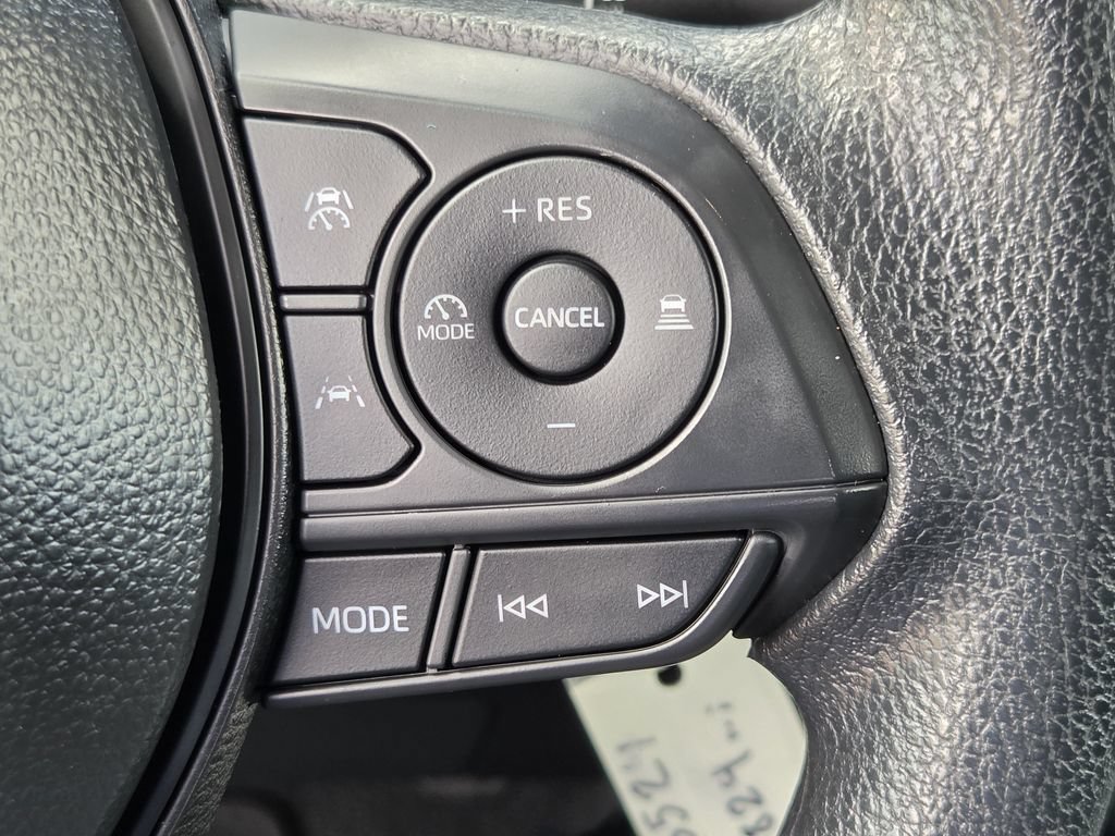 Used 2026 Toyota Corolla LE FWD image 22