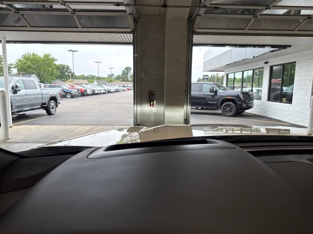 Used 2021 Chevrolet Tahoe Premier AWD/4WD image 37