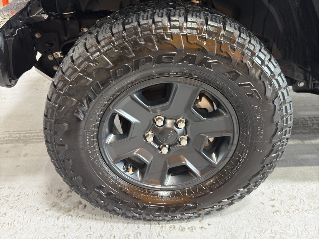 Used 2022 Jeep Gladiator Mojave w/ LED Lighting Group AWD/4WD image 8