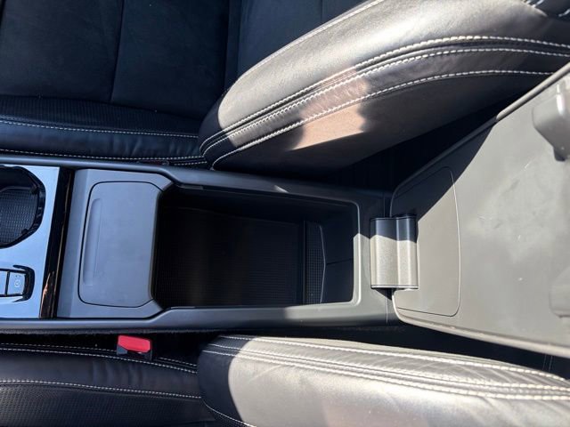 Used 2021 Volvo XC40 T4 R-Design w/ Climate Package image 23