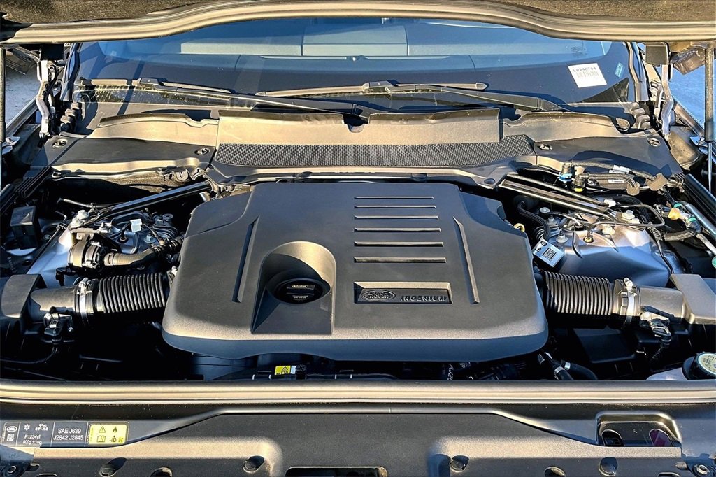 New 2025 Land Rover Discovery Dynamic SE image 12