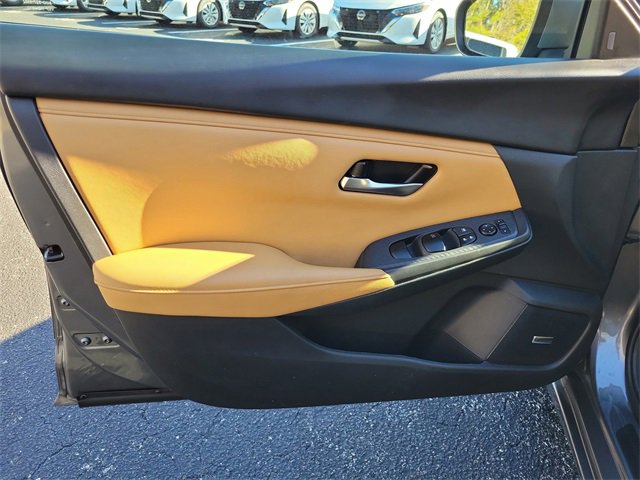 Used 2025 Nissan Sentra SV w/ SV Premium Package image 14