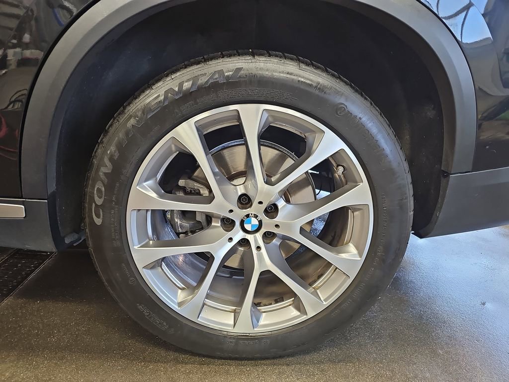 Used 2024 BMW X5 xDrive40i w/ Premium Package AWD/4WD image 34