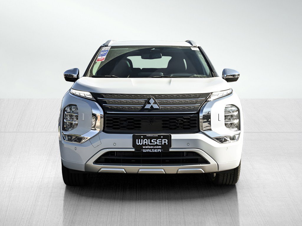 New 2025 Mitsubishi Outlander SEL image 2