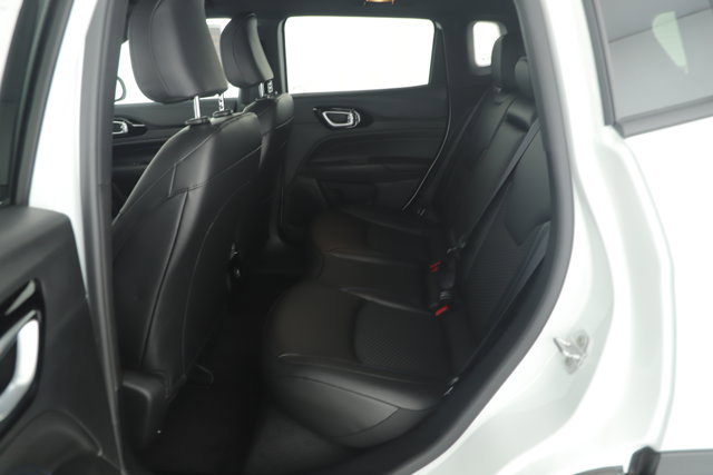 New 2026 Jeep Compass Latitude image 21