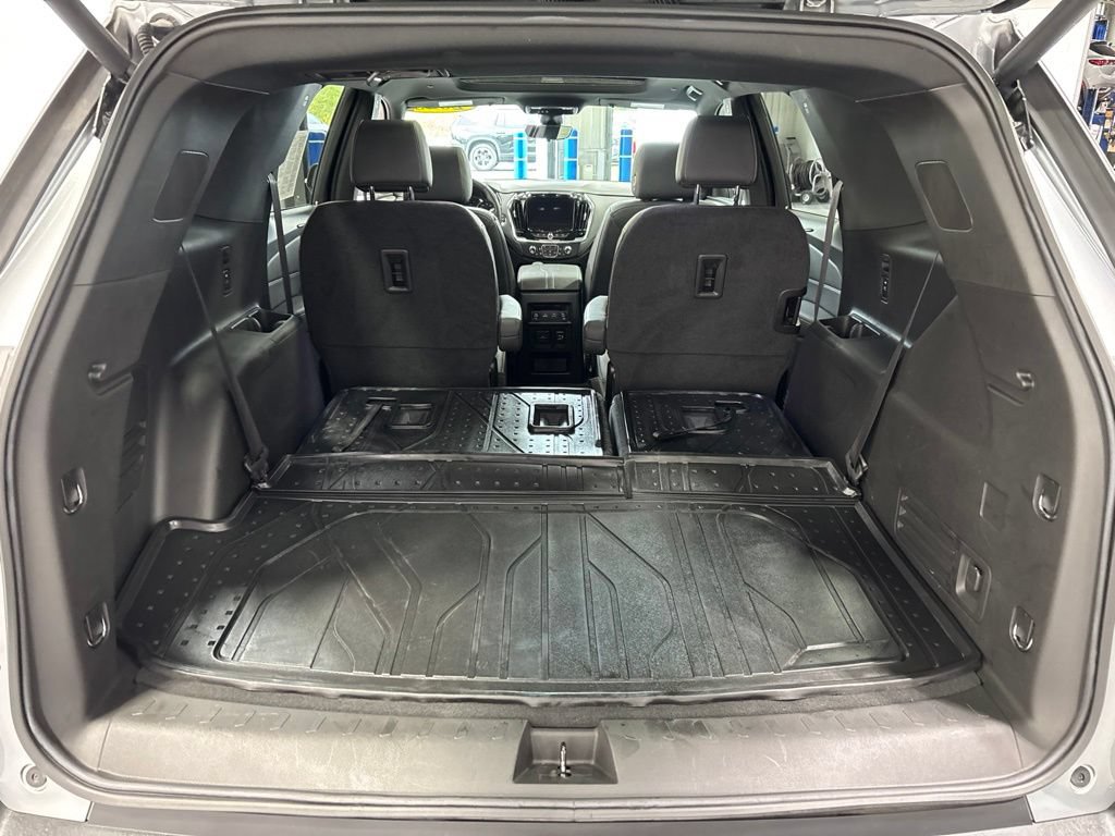 Used 2023 Chevrolet Traverse LT w/ LT Premium Package AWD/4WD image 53
