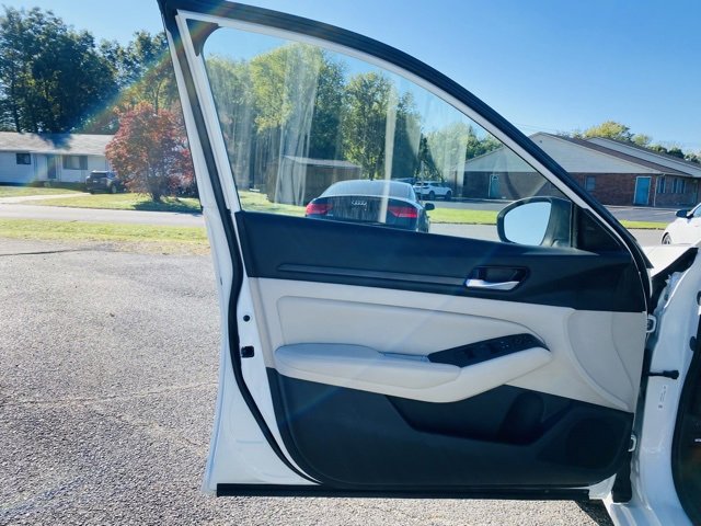 Used 2025 Nissan Altima 2.5 SV image 22