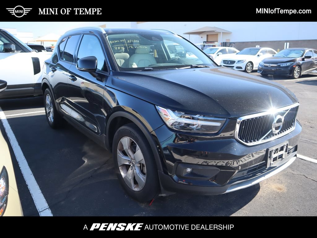 Used 2021 Volvo XC40 T5 Momentum w/ Premium Package