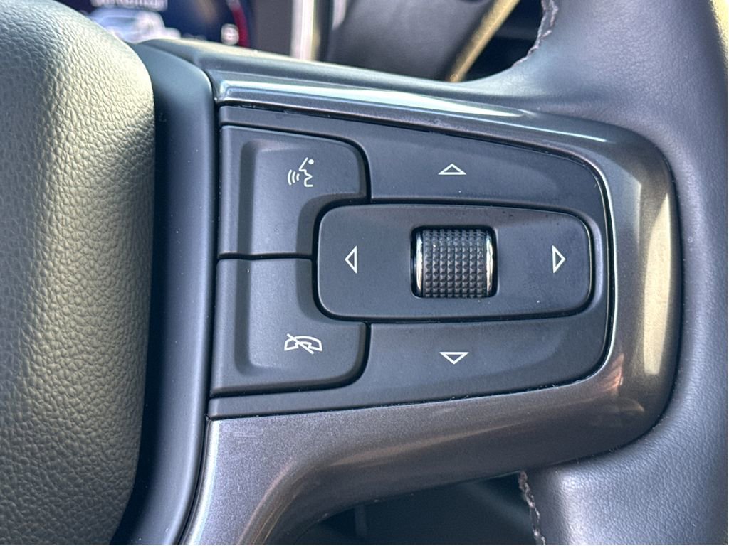 Used 2025 Chevrolet Silverado 2500 ZR2 w/ Technology Package image 16