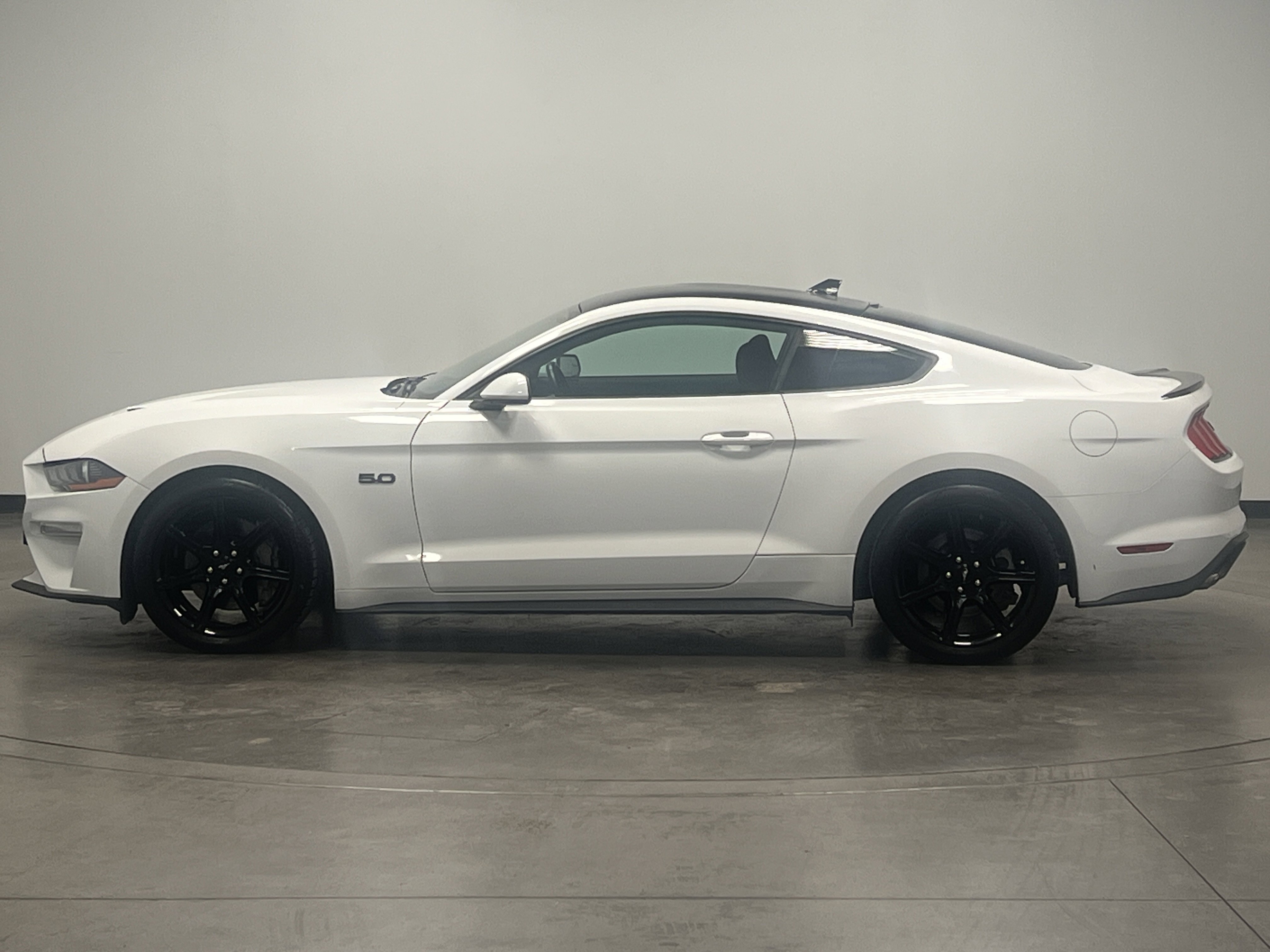 Used 2020 Ford Mustang GT w/ Equipment Group 301A image 5