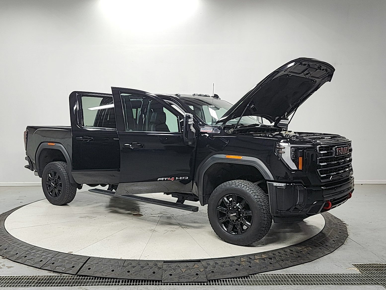 Used 2024 GMC Sierra 2500 AT4 w/ AT4 Premium Plus Package AWD/4WD image 9