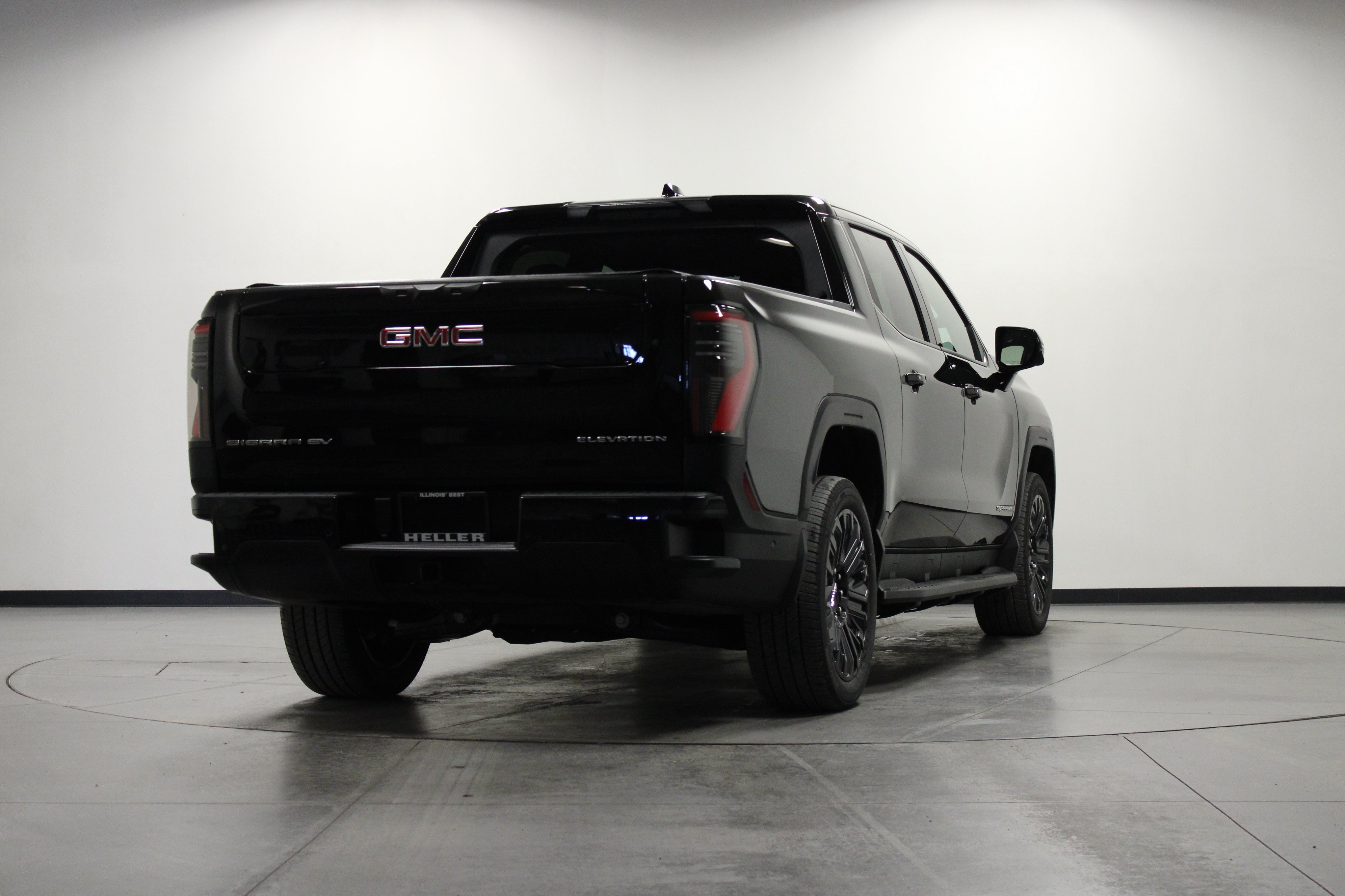 Used 2026 GMC Sierra EV Elevation w/ Premium Package AWD/4WD image 4
