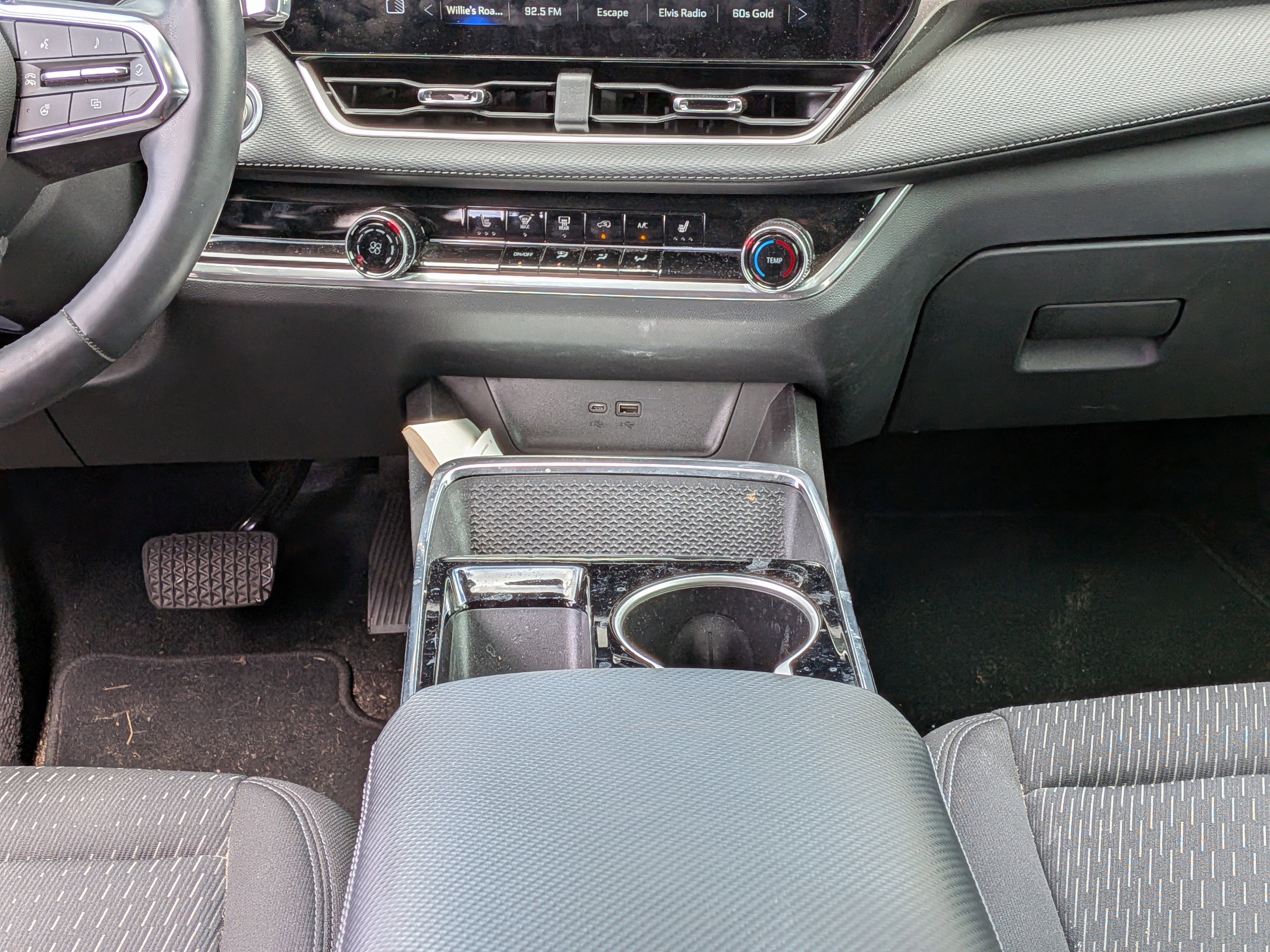 Used 2025 Chevrolet Equinox LT w/ Safety and Technology Package image 21