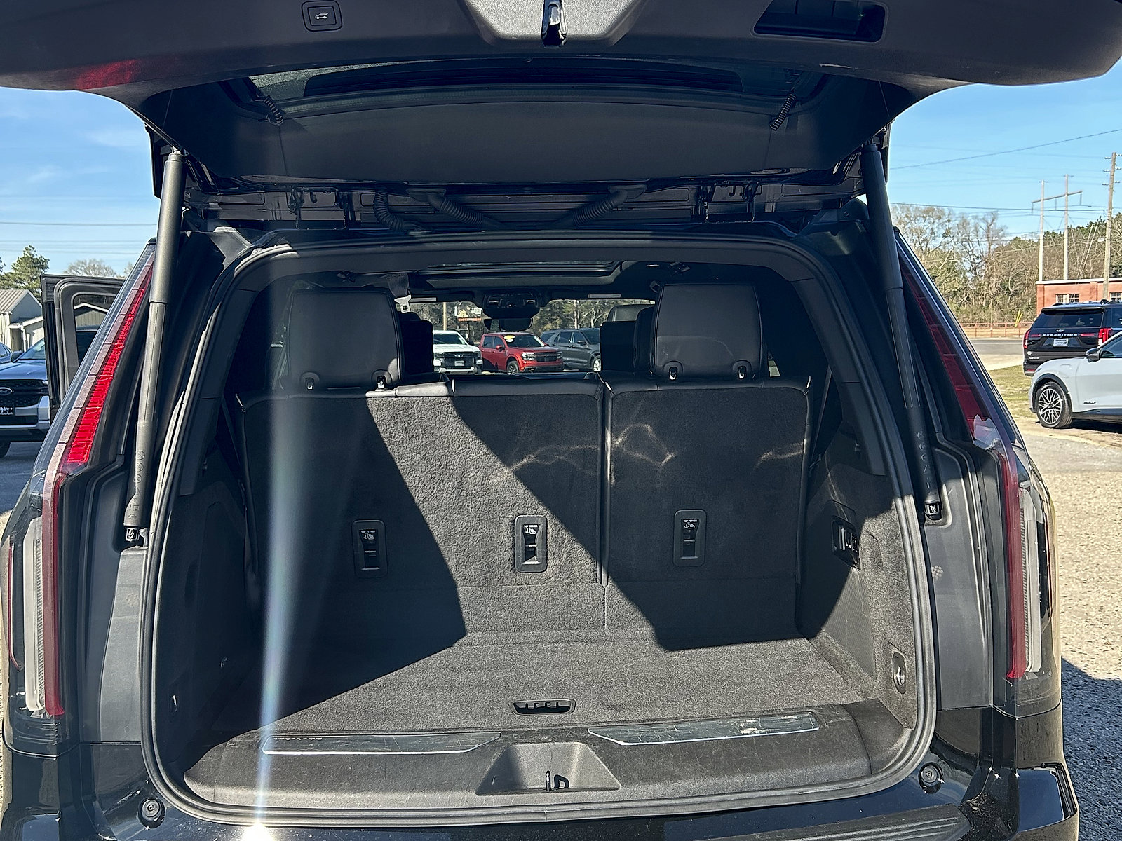 Used 2023 Cadillac Escalade Sport image 10