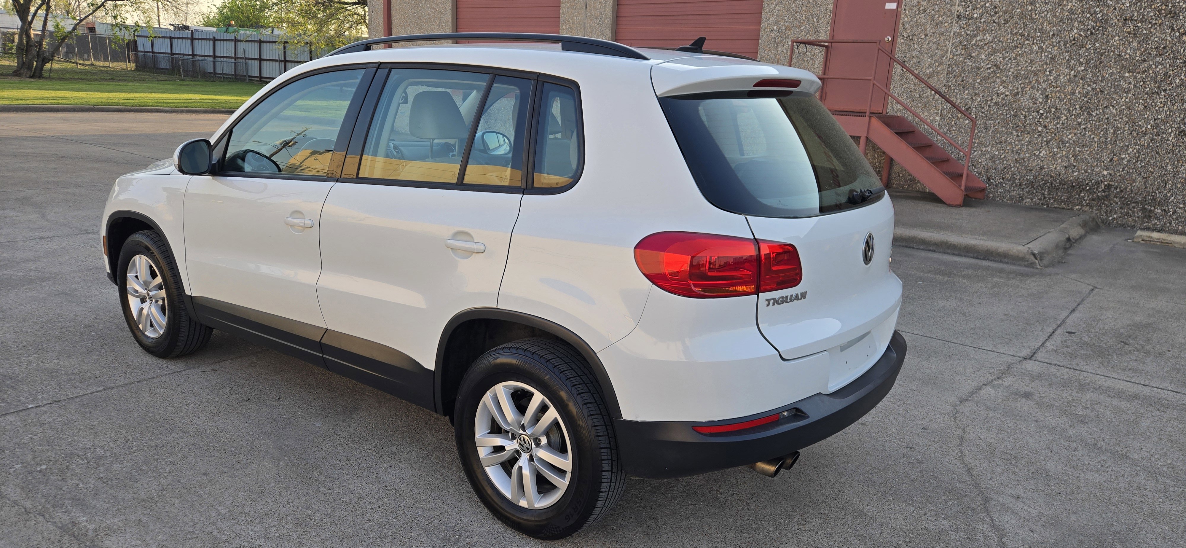 Used 2017 Volkswagen Tiguan S AWD/4WD image 5