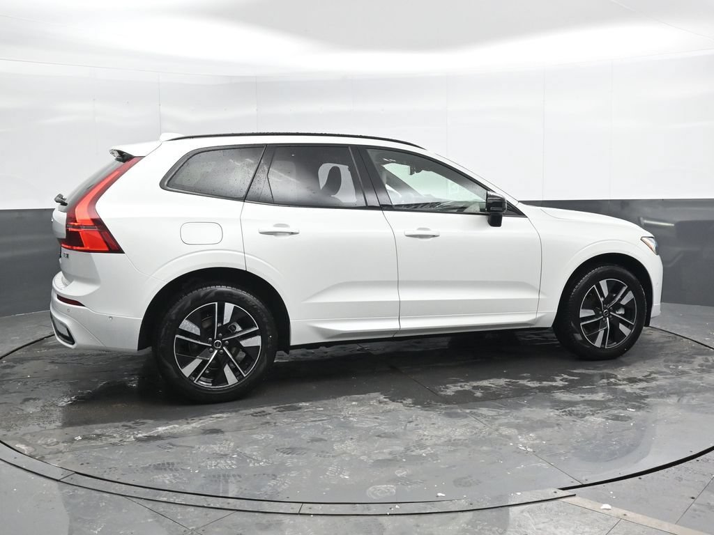 New 2026 Volvo XC60 B5 Plus w/ Protection Package Premier AWD/4WD image 2