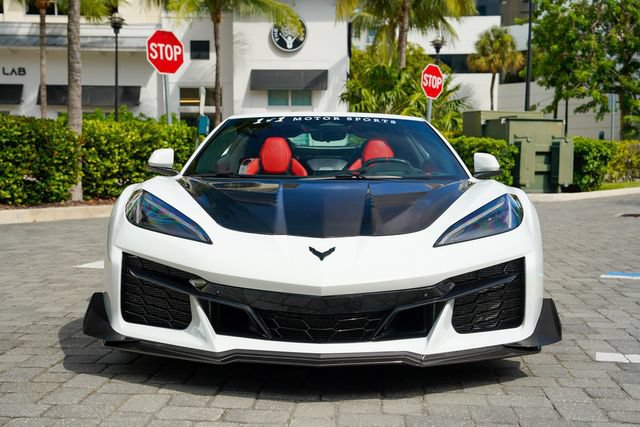 Used 2024 Chevrolet Corvette Z06 w/ Z07 Performance Package RWD image 7