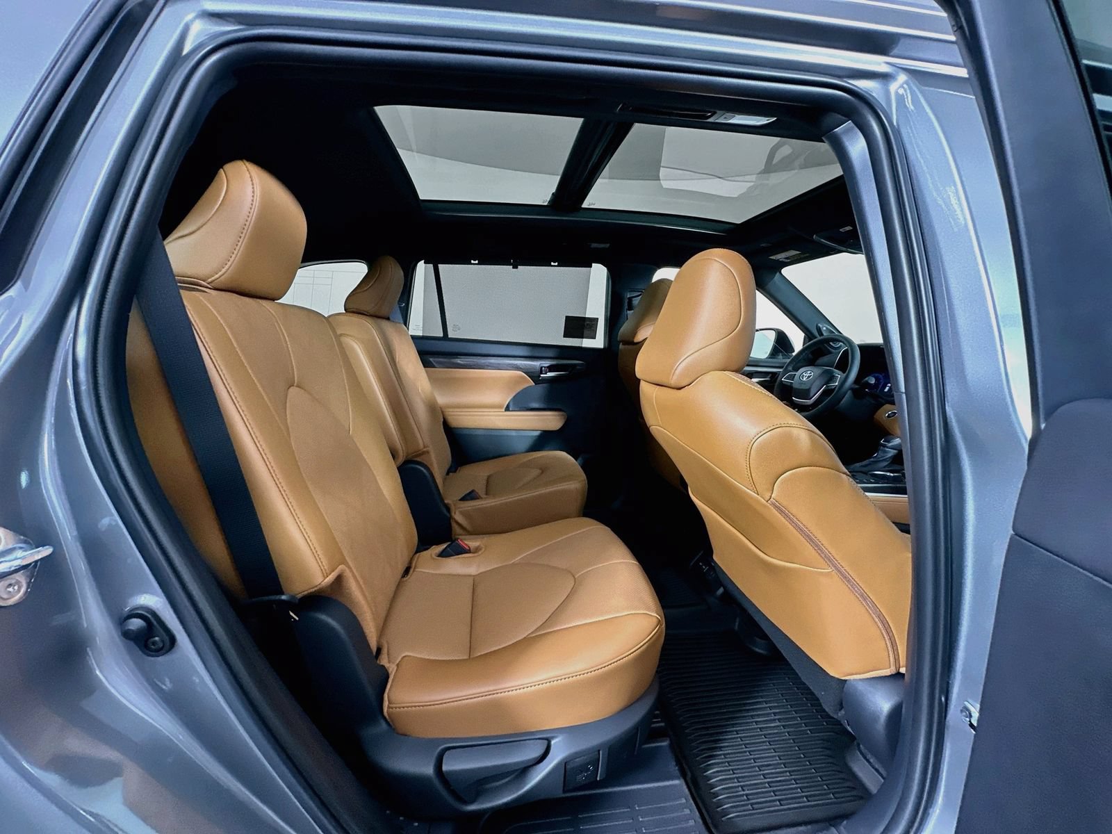 New 2026 Toyota Highlander Platinum AWD/4WD image 30