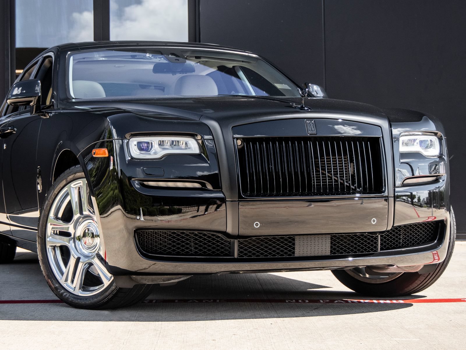Used 2015 Rolls-Royce Ghost RWD image 8