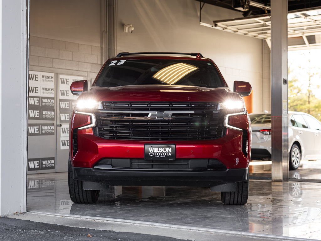 Used 2023 Chevrolet Tahoe RST AWD/4WD image 3