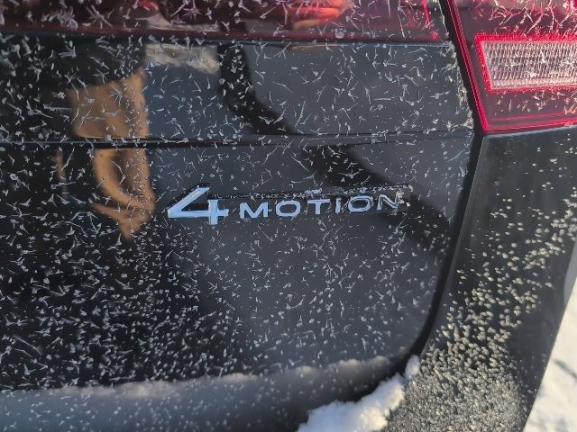 Used 2024 Volkswagen Tiguan SEL R-Line image 9