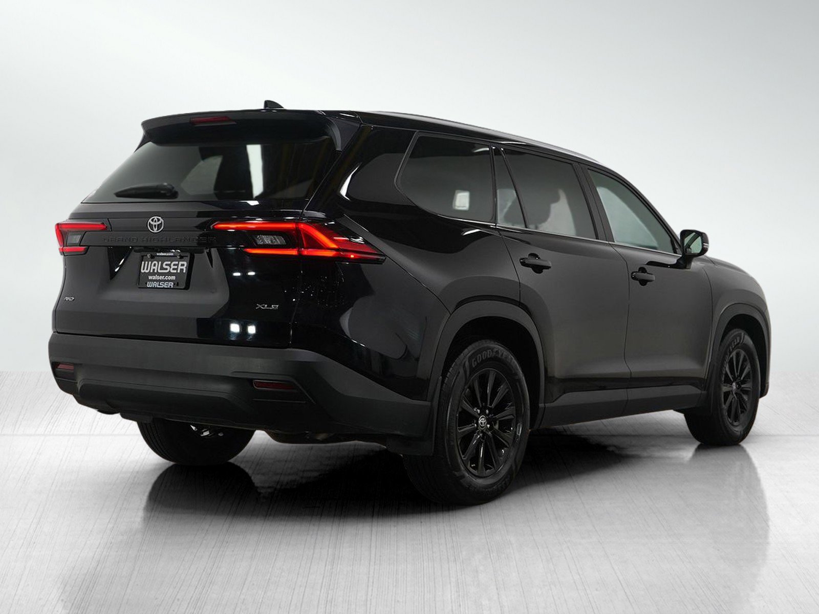 Used 2024 Toyota Grand Highlander XLE image 5